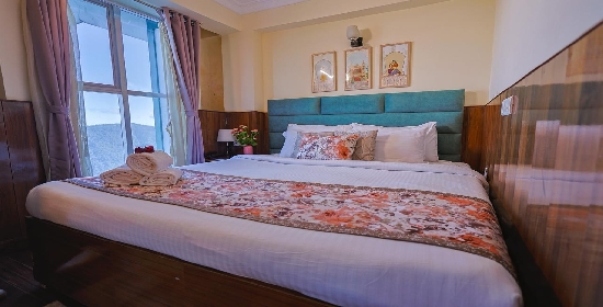 MOUNT ROYALE HOTEL