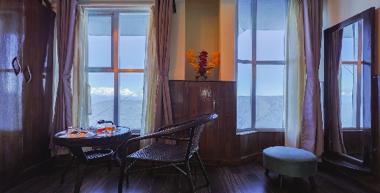 MOUNT ROYALE HOTEL